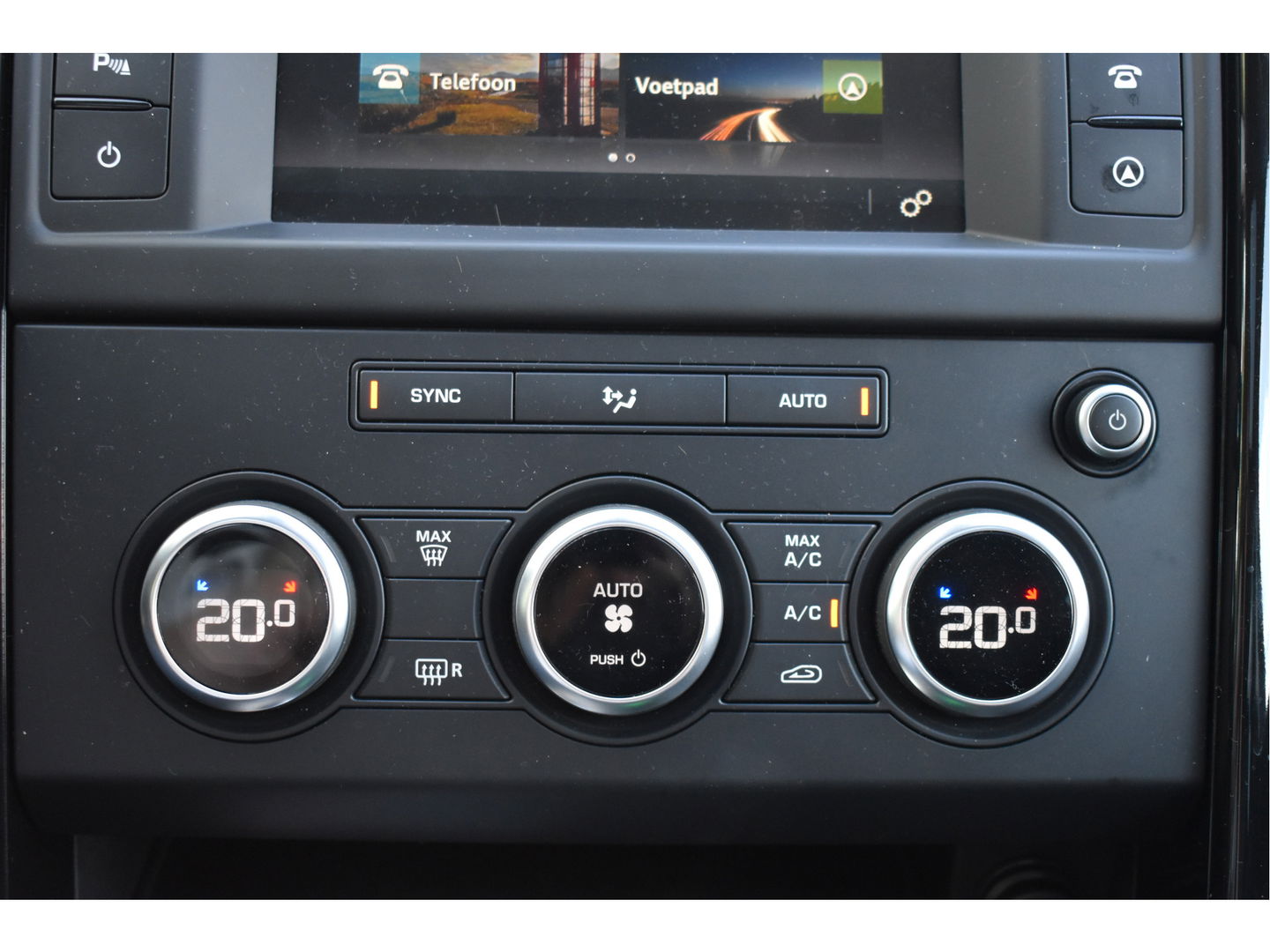 Land Rover Discovery 3.0 Si6 HSE 340 PK PANO.DAK, LUCHTVERING, CAMERA, NAVI, LEDER, DAB, FULL LED, 20" LM-VELGEN, NIEUWSTAAT
