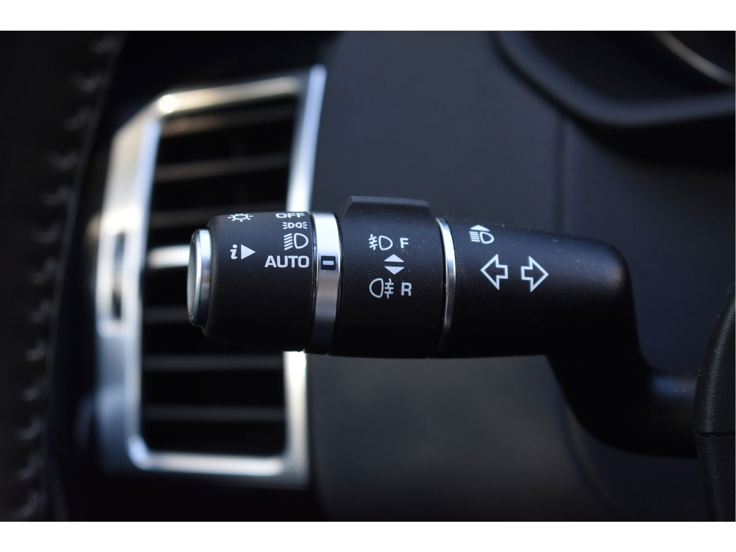 Land Rover Discovery 3.0 Si6 HSE 340 PK PANO.DAK, LUCHTVERING, CAMERA, NAVI, LEDER, DAB, FULL LED, 20" LM-VELGEN, NIEUWSTAAT