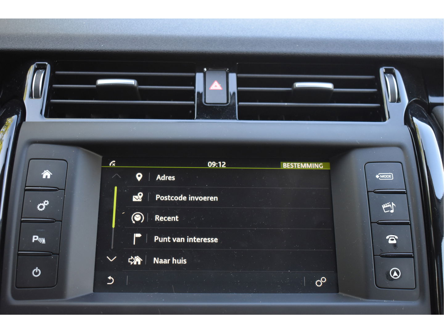 Land Rover Discovery 3.0 Si6 HSE 340 PK PANO.DAK, LUCHTVERING, CAMERA, NAVI, LEDER, DAB, FULL LED, 20" LM-VELGEN, NIEUWSTAAT