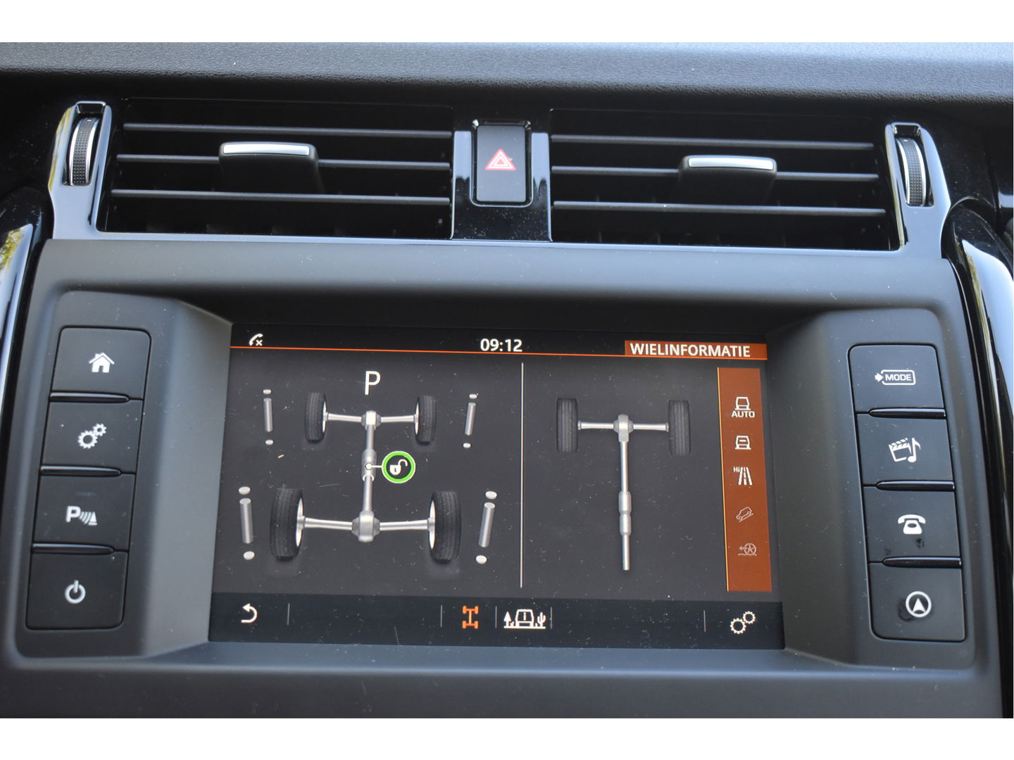 Land Rover Discovery 3.0 Si6 HSE 340 PK PANO.DAK, LUCHTVERING, CAMERA, NAVI, LEDER, DAB, FULL LED, 20" LM-VELGEN, NIEUWSTAAT