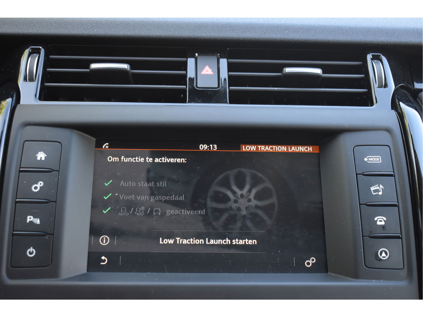 Land Rover Discovery 3.0 Si6 HSE 340 PK PANO.DAK, LUCHTVERING, CAMERA, NAVI, LEDER, DAB, FULL LED, 20" LM-VELGEN, NIEUWSTAAT
