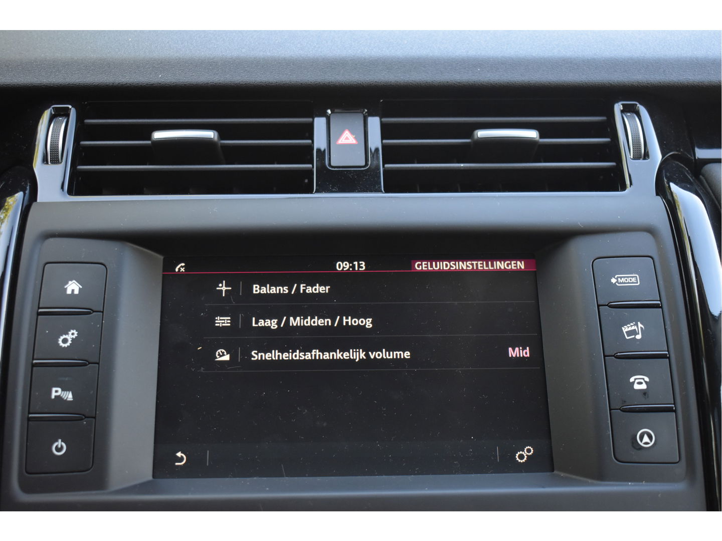 Land Rover Discovery 3.0 Si6 HSE 340 PK PANO.DAK, LUCHTVERING, CAMERA, NAVI, LEDER, DAB, FULL LED, 20" LM-VELGEN, NIEUWSTAAT