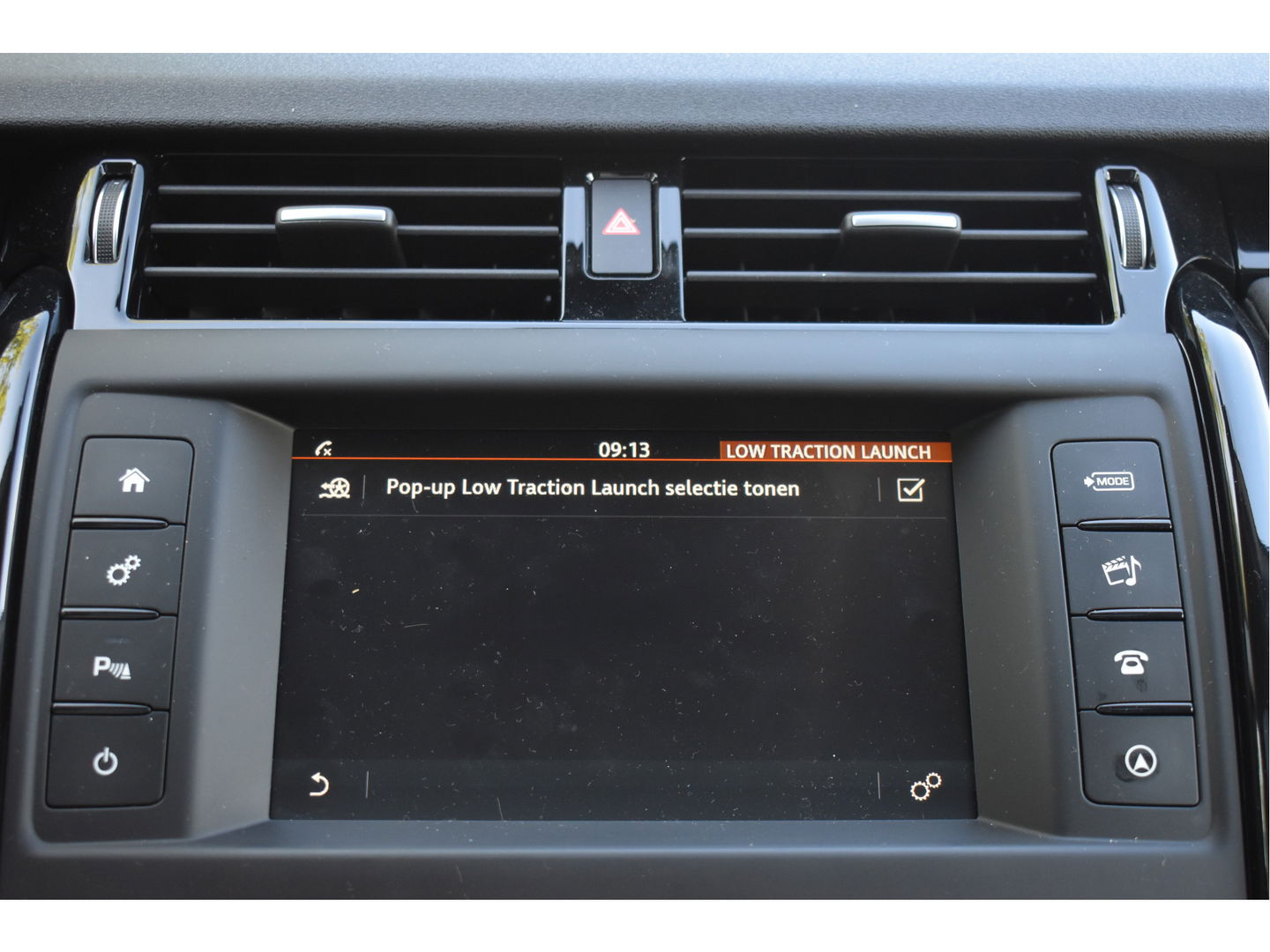 Land Rover Discovery 3.0 Si6 HSE 340 PK PANO.DAK, LUCHTVERING, CAMERA, NAVI, LEDER, DAB, FULL LED, 20" LM-VELGEN, NIEUWSTAAT