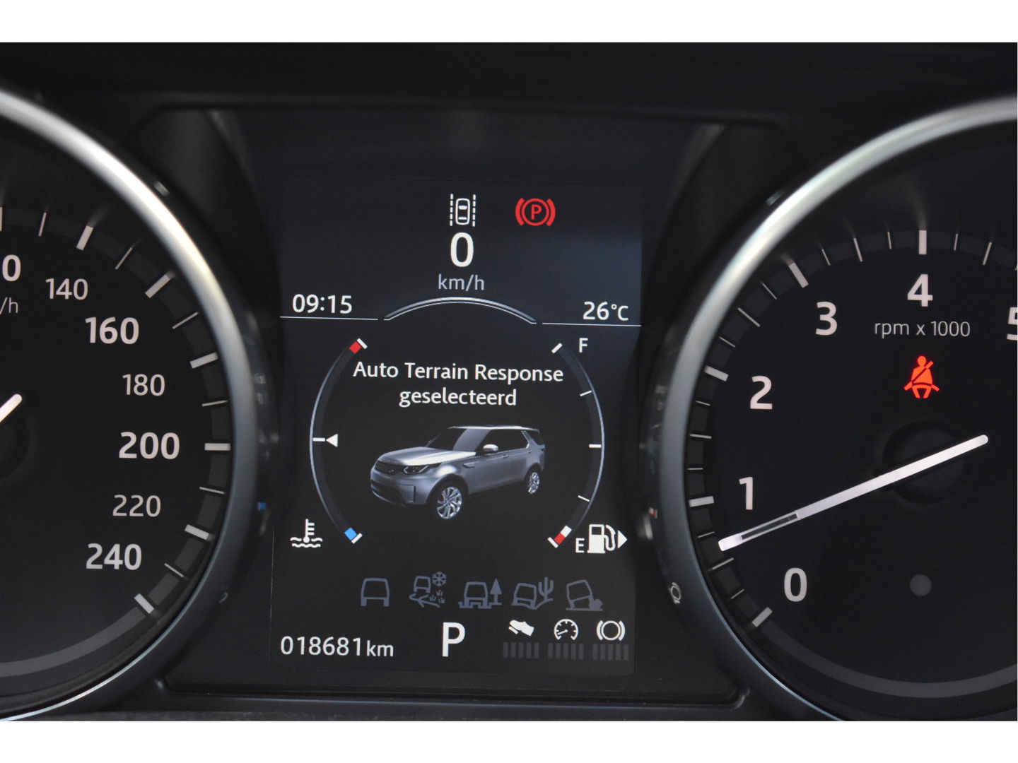 Land Rover Discovery 3.0 Si6 HSE 340 PK PANO.DAK, LUCHTVERING, CAMERA, NAVI, LEDER, DAB, FULL LED, 20" LM-VELGEN, NIEUWSTAAT