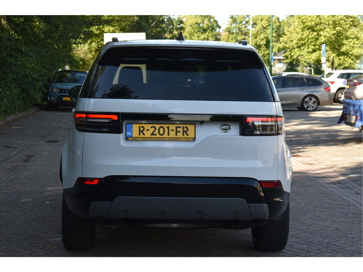 Land Rover Discovery 3.0 Si6 HSE 340 PK PANO.DAK, LUCHTVERING, CAMERA, NAVI, LEDER, DAB, FULL LED, 20" LM-VELGEN, NIEUWSTAAT