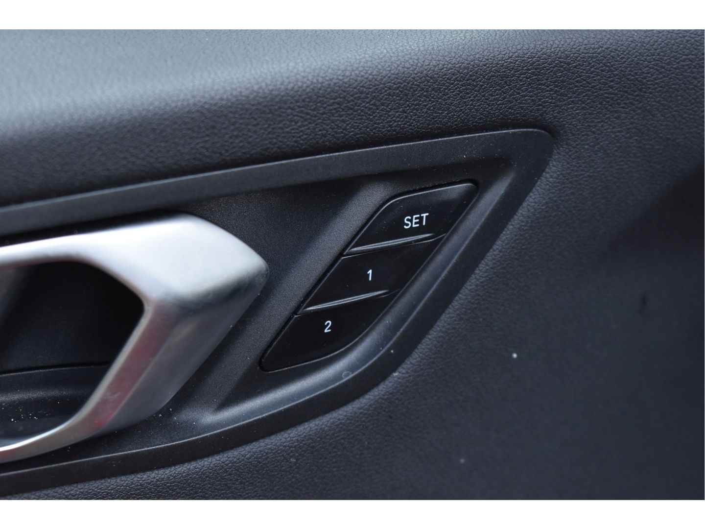 BMW 1-serie 120i M-Sport | NL-Auto | Nieuw € 60.000,- | Headup | Open dak | Camera | Elekt.stoelen | Carplay | Full LED