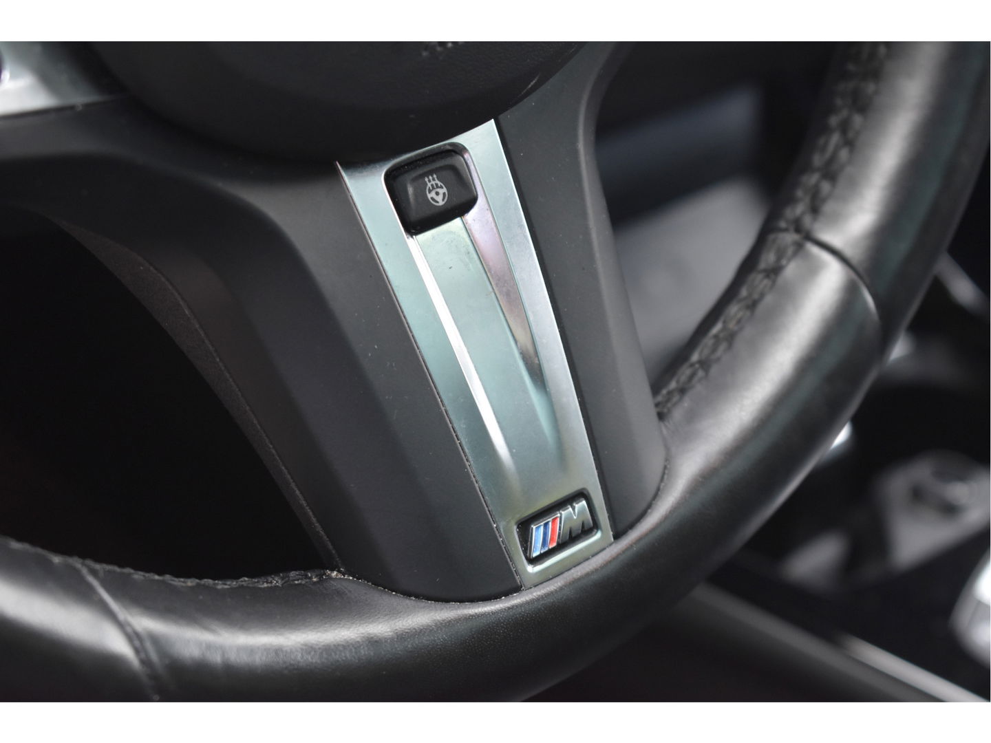 BMW 1-serie 120i M-Sport | NL-Auto | Nieuw € 60.000,- | Headup | Open dak | Camera | Elekt.stoelen | Carplay | Full LED