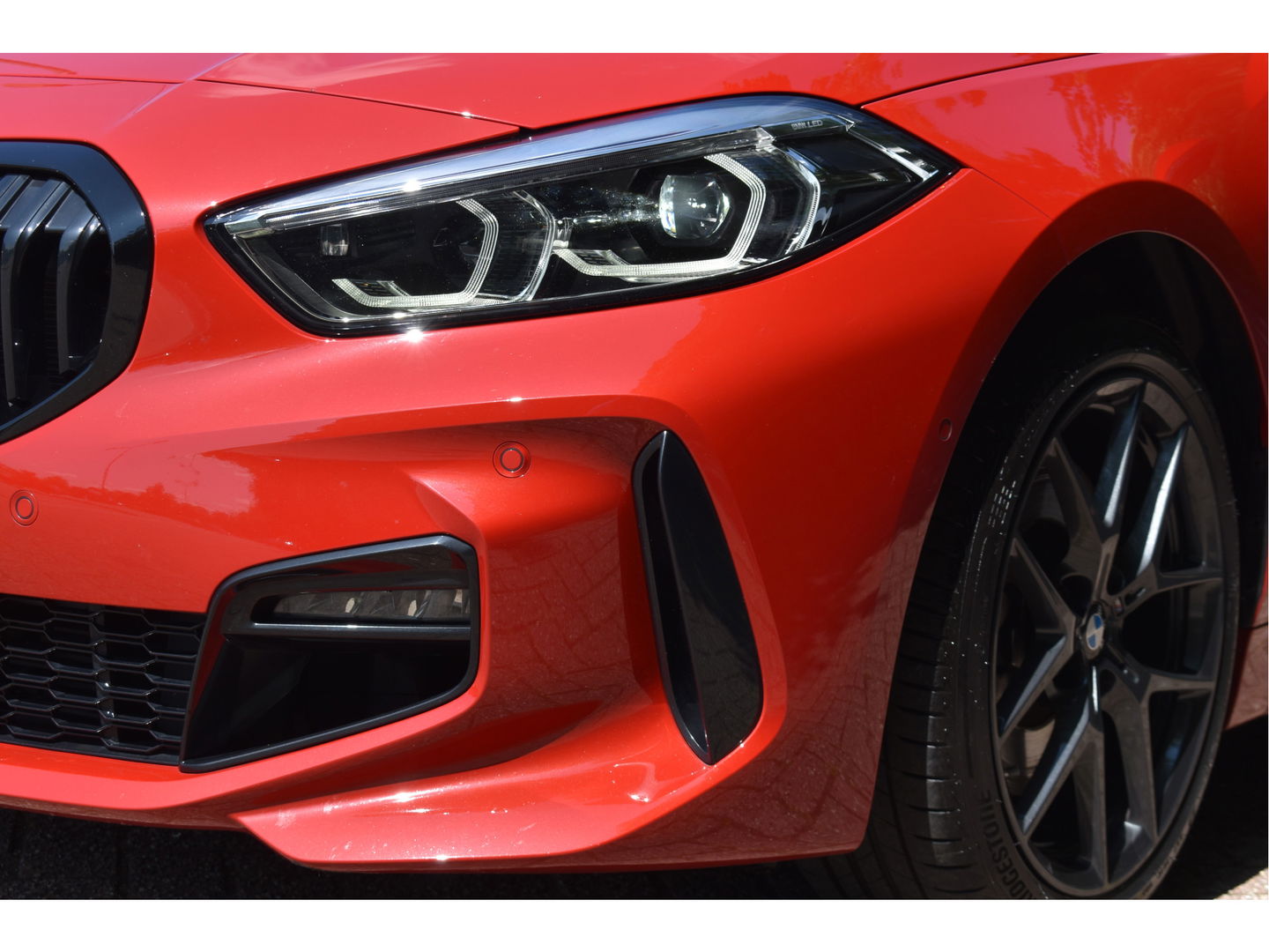 BMW 1-serie 120i M-Sport | NL-Auto | Nieuw € 60.000,- | Headup | Open dak | Camera | Elekt.stoelen | Carplay | Full LED
