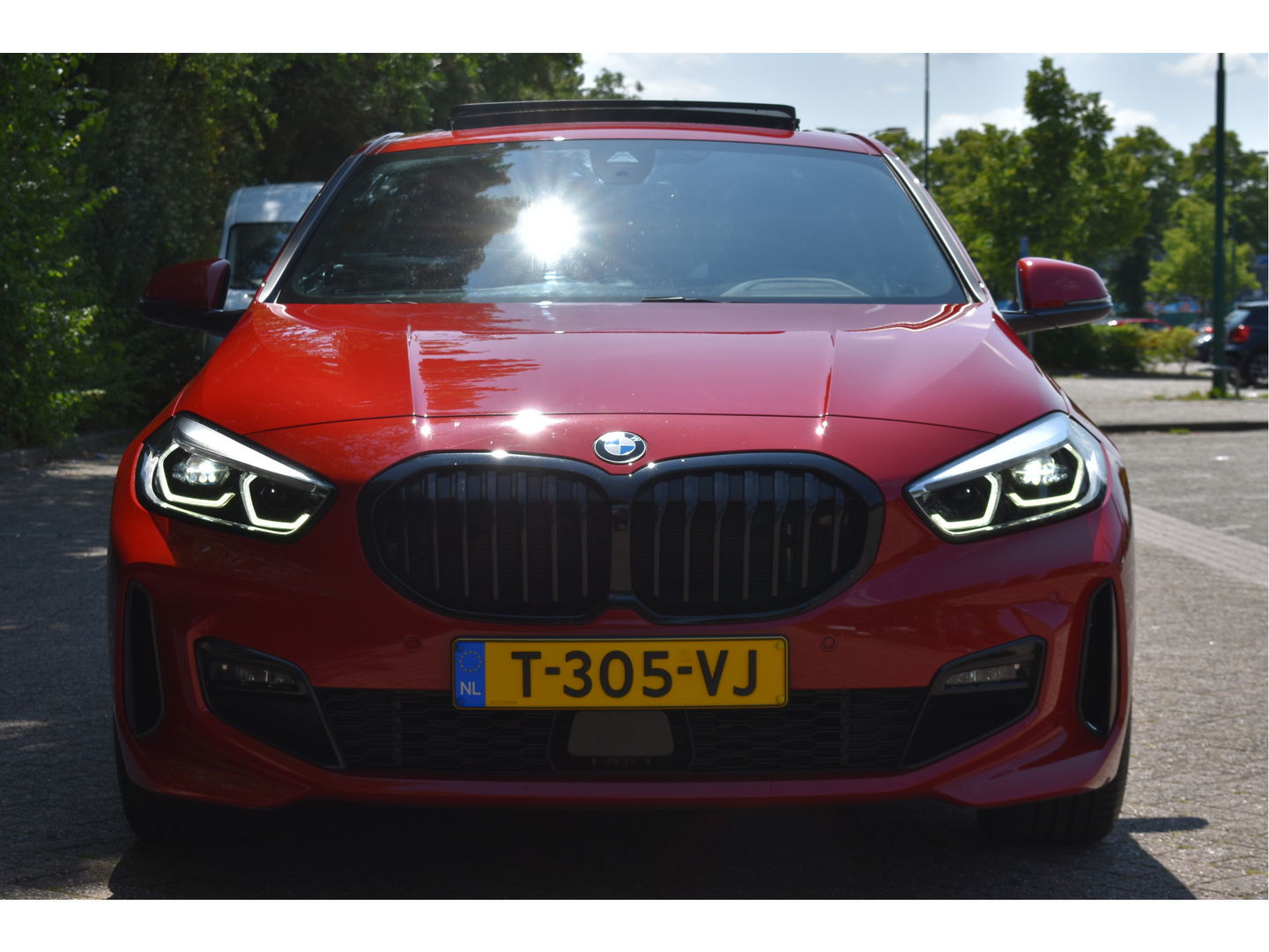 BMW 1-serie 120i M-Sport | NL-Auto | Nieuw € 60.000,- | Headup | Open dak | Camera | Elekt.stoelen | Carplay | Full LED