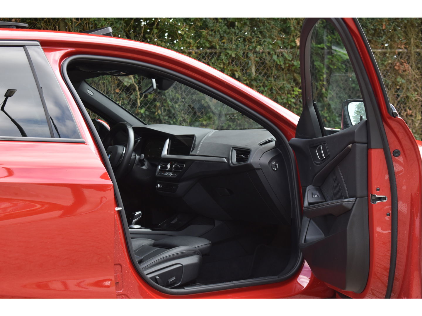 BMW 1-serie 120i M-Sport | NL-Auto | Nieuw € 60.000,- | Headup | Open dak | Camera | Elekt.stoelen | Carplay | Full LED