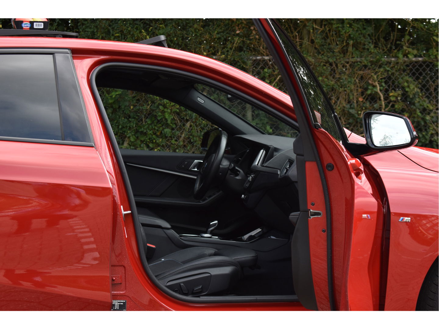 BMW 1-serie 120i M-Sport | NL-Auto | Nieuw € 60.000,- | Headup | Open dak | Camera | Elekt.stoelen | Carplay | Full LED