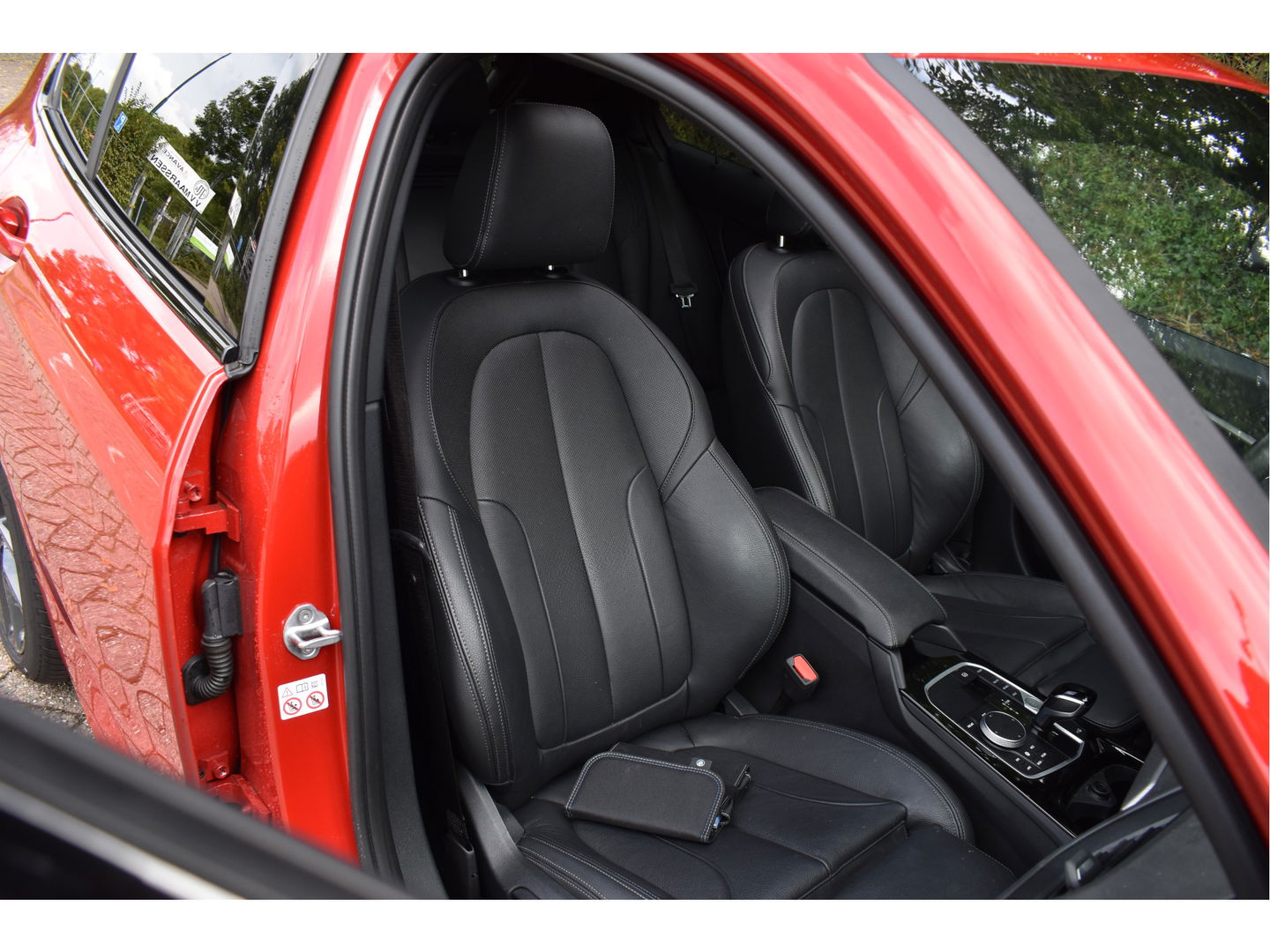 BMW 1-serie 120i M-Sport | NL-Auto | Nieuw € 60.000,- | Headup | Open dak | Camera | Elekt.stoelen | Carplay | Full LED