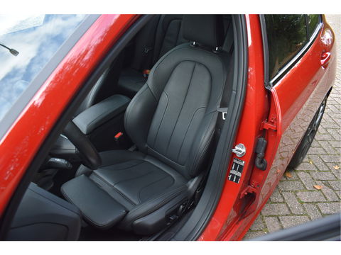 BMW 1-serie 120i M-Sport | NL-Auto | Nieuw € 60.000,- | Headup | Open dak | Camera | Elekt.stoelen | Carplay | Full LED