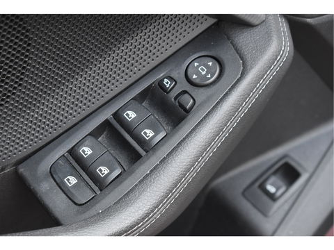 BMW 1-serie 120i M-Sport | NL-Auto | Nieuw € 60.000,- | Headup | Open dak | Camera | Elekt.stoelen | Carplay | Full LED