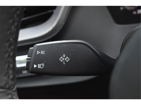 BMW 1-serie 120i M-Sport | NL-Auto | Nieuw € 60.000,- | Headup | Open dak | Camera | Elekt.stoelen | Carplay | Full LED
