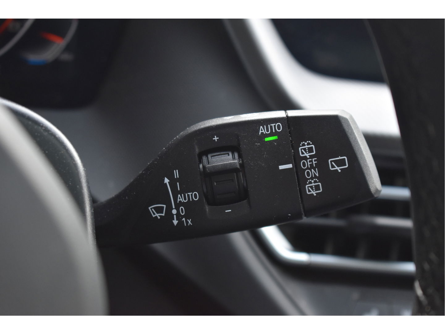 BMW 1-serie 120i M-Sport | NL-Auto | Nieuw € 60.000,- | Headup | Open dak | Camera | Elekt.stoelen | Carplay | Full LED