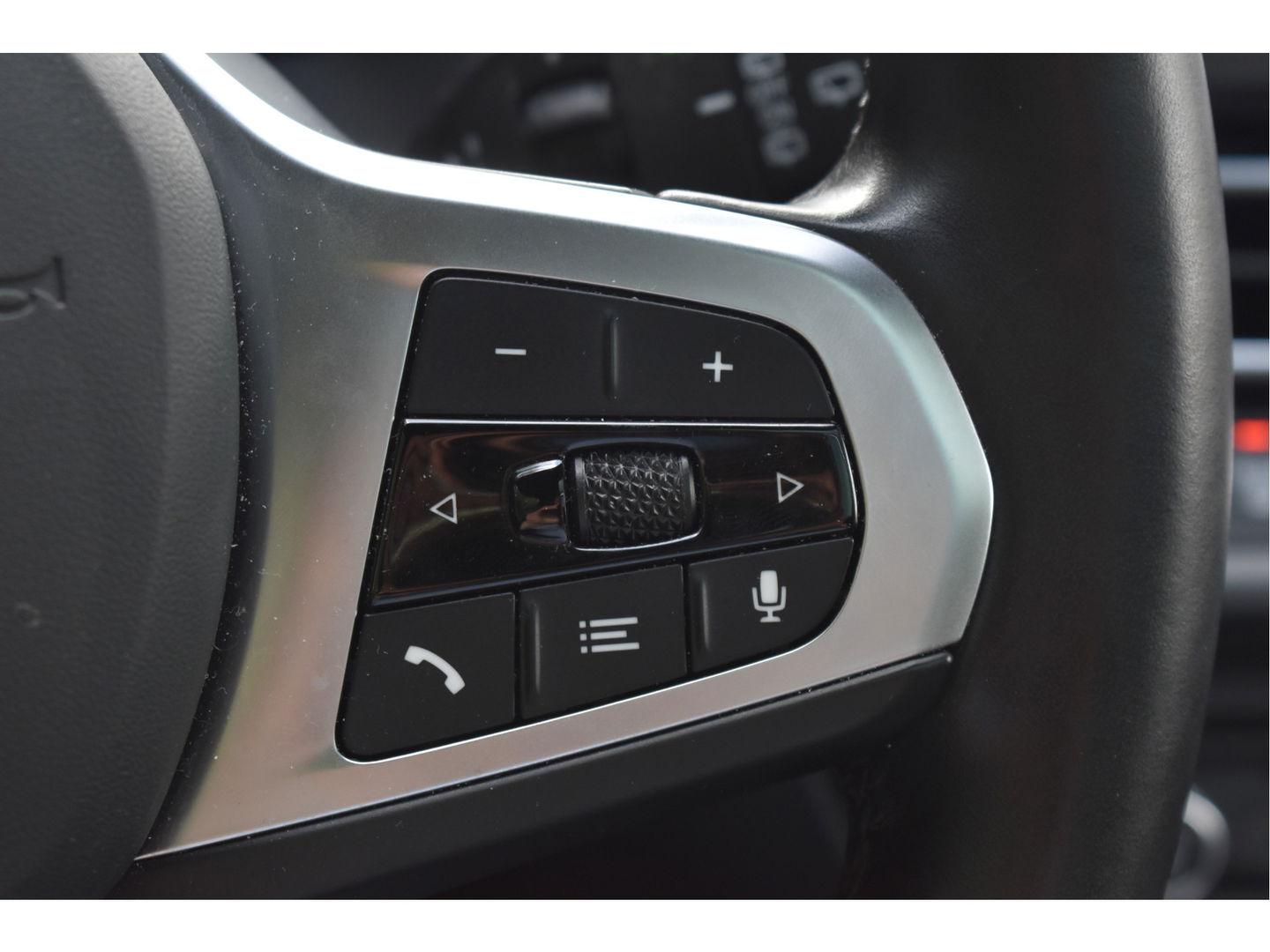 BMW 1-serie 120i M-Sport | NL-Auto | Nieuw € 60.000,- | Headup | Open dak | Camera | Elekt.stoelen | Carplay | Full LED