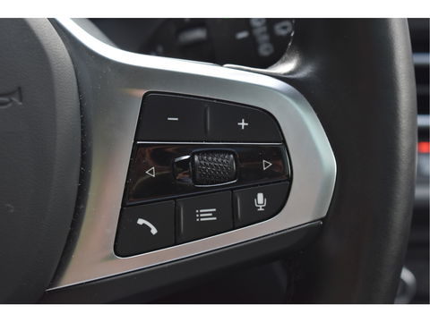 BMW 1-serie 120i M-Sport | NL-Auto | Nieuw € 60.000,- | Headup | Open dak | Camera | Elekt.stoelen | Carplay | Full LED