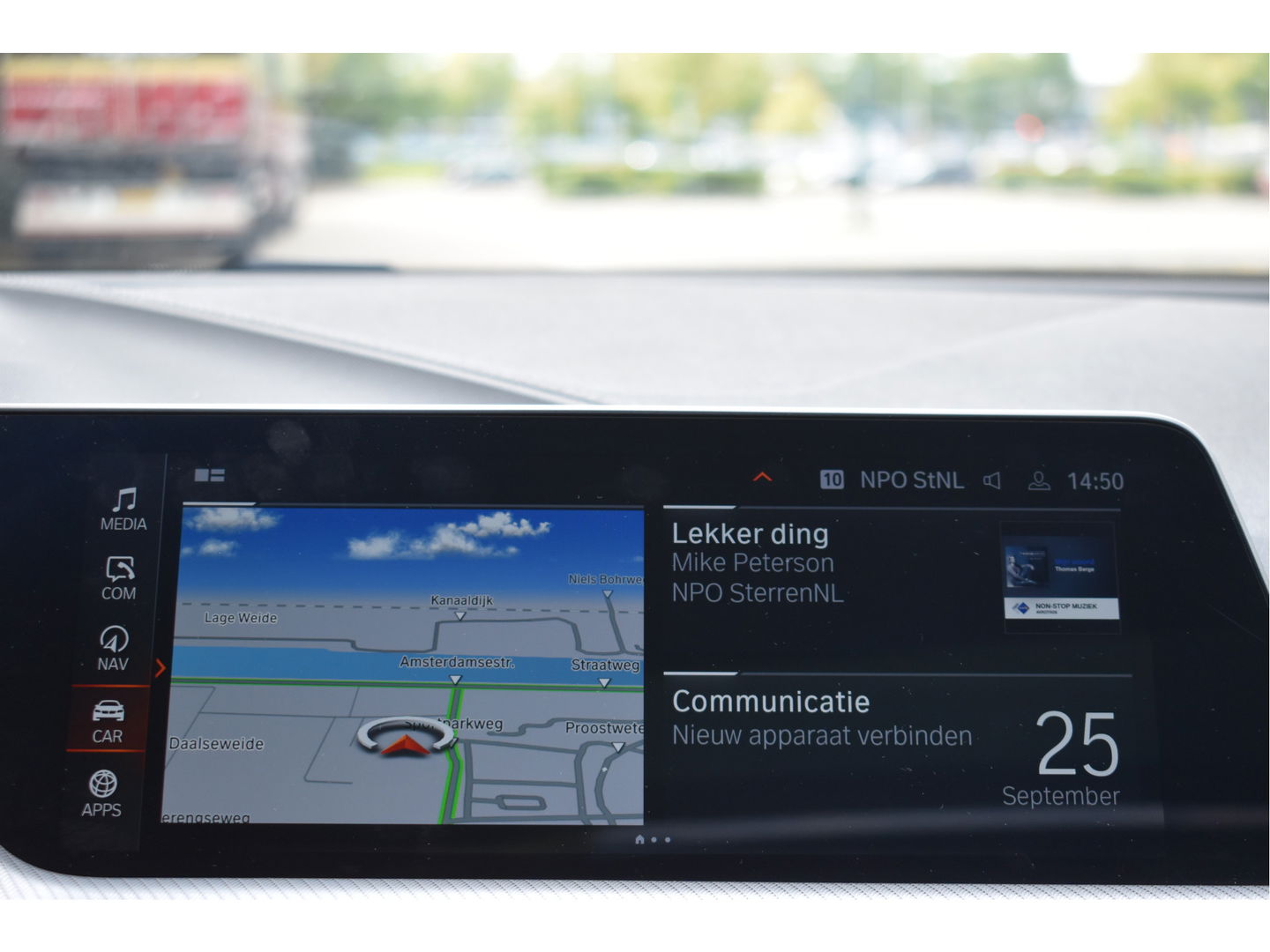 BMW 1-serie 120i M-Sport | NL-Auto | Nieuw € 60.000,- | Headup | Open dak | Camera | Elekt.stoelen | Carplay | Full LED