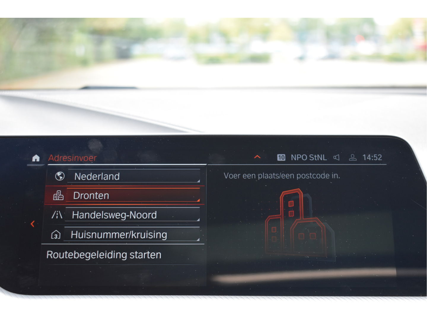 BMW 1-serie 120i M-Sport | NL-Auto | Nieuw € 60.000,- | Headup | Open dak | Camera | Elekt.stoelen | Carplay | Full LED