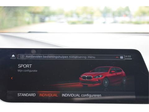 BMW 1-serie 120i M-Sport | NL-Auto | Nieuw € 60.000,- | Headup | Open dak | Camera | Elekt.stoelen | Carplay | Full LED