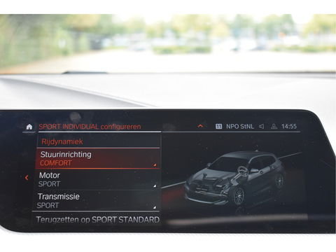 BMW 1-serie 120i M-Sport | NL-Auto | Nieuw € 60.000,- | Headup | Open dak | Camera | Elekt.stoelen | Carplay | Full LED