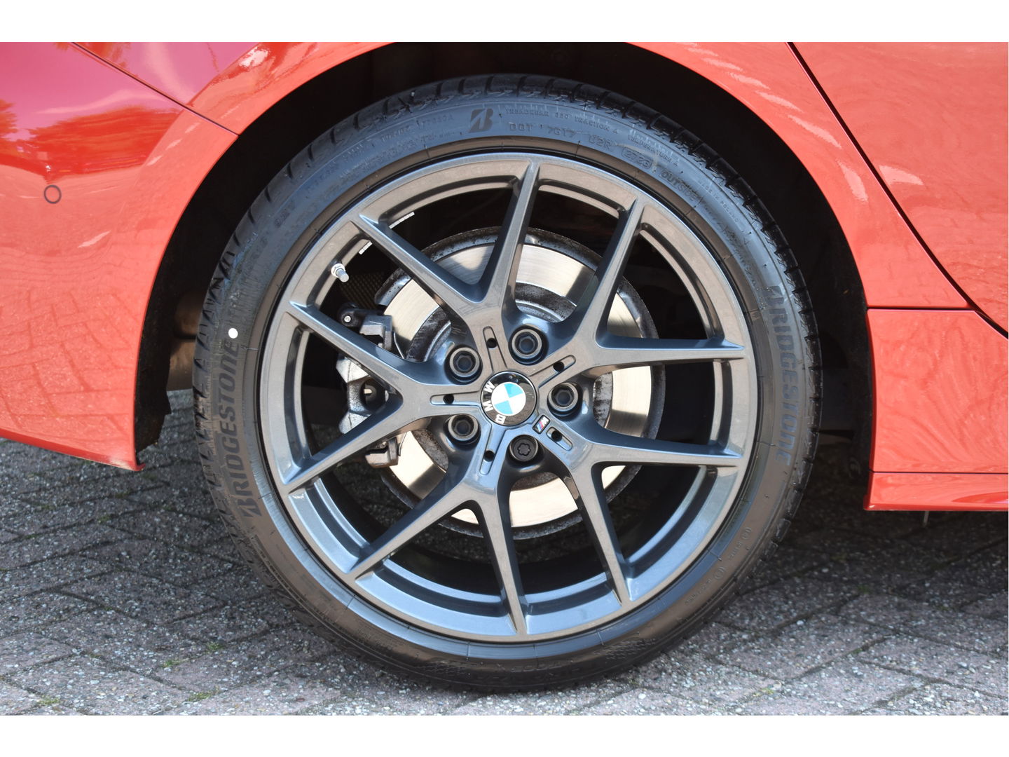 BMW 1-serie 120i M-Sport | NL-Auto | Nieuw € 60.000,- | Headup | Open dak | Camera | Elekt.stoelen | Carplay | Full LED