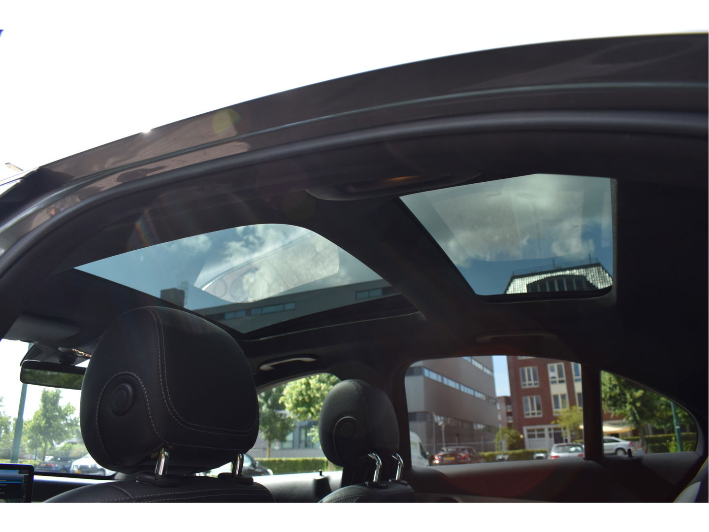 Mercedes-Benz C-Klasse 180 Business Solution AMG | NL-Auto | 360 gr. camera | Pano.dak | Afn.haak | Carplay | Full LED