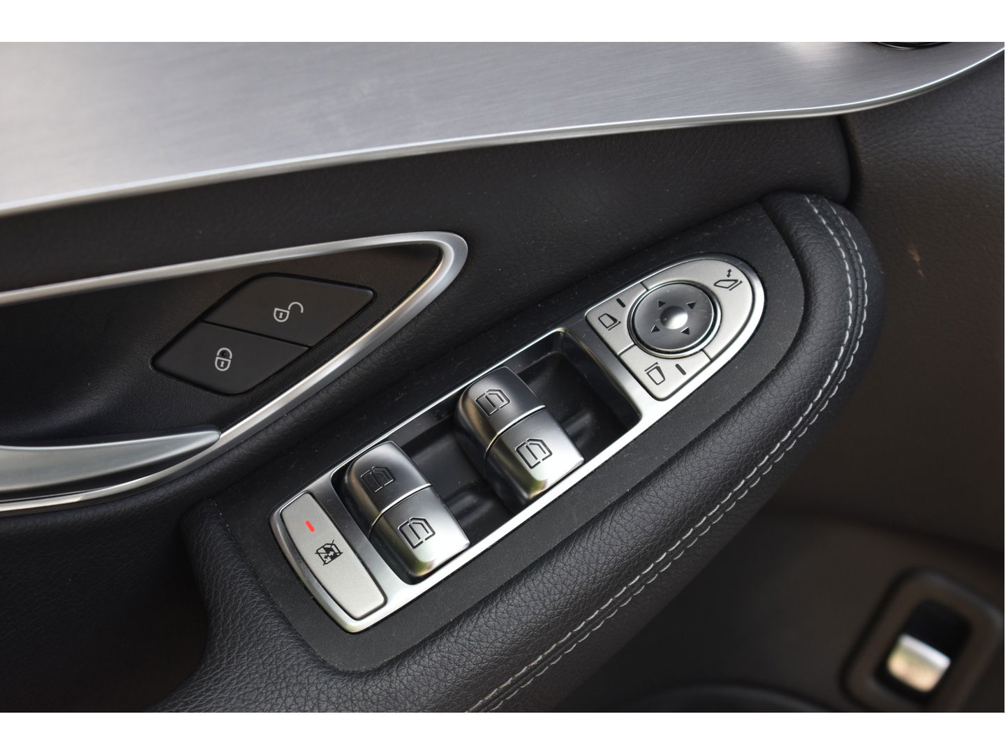 Mercedes-Benz C-Klasse 180 Business Solution AMG | NL-Auto | 360 gr. camera | Pano.dak | Afn.haak | Carplay | Full LED