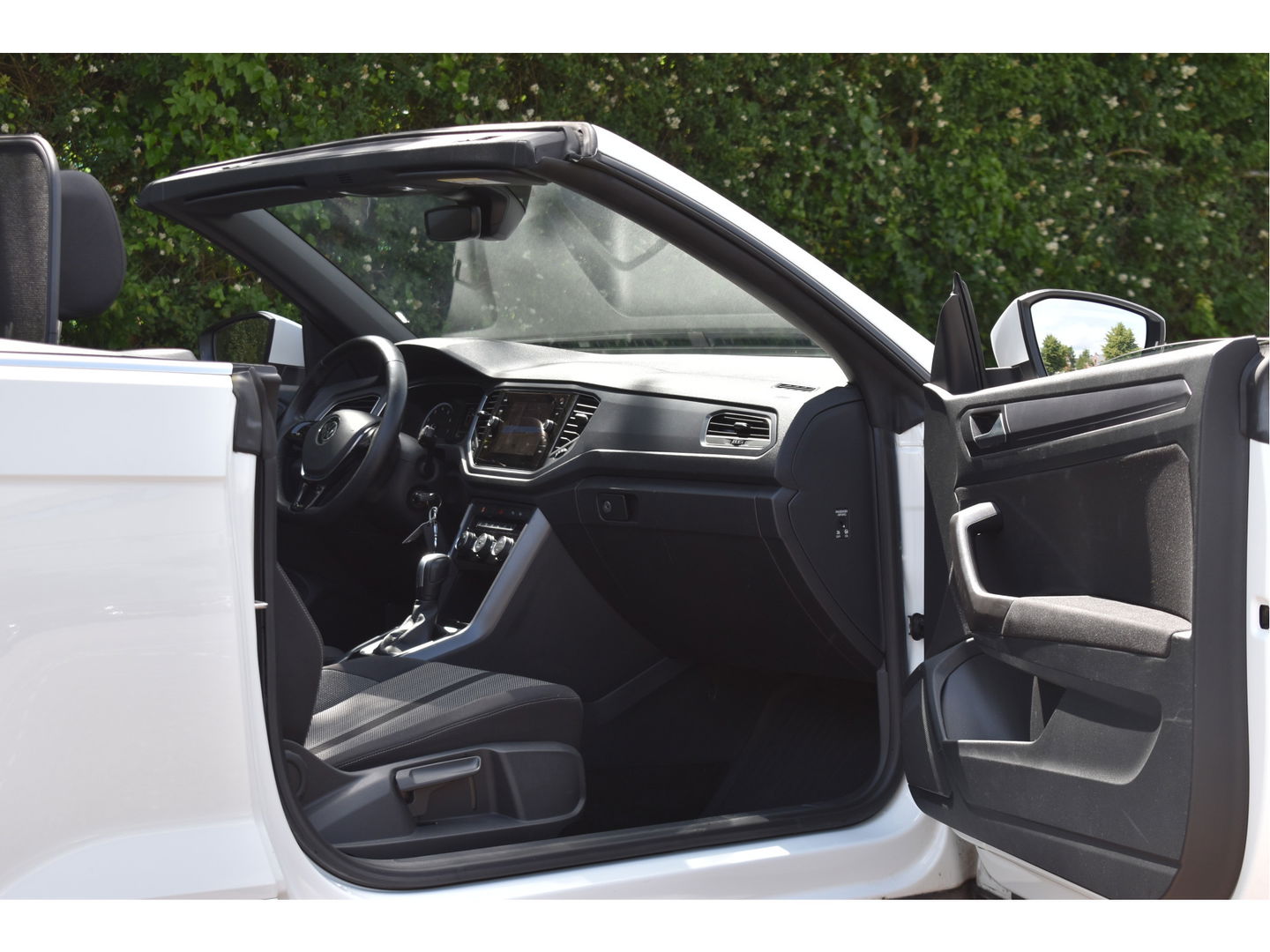 Volkswagen T-Roc Cabrio 1.5 TSI 150PK | Camera | Navigatie | DAB | Stoelverwarming | PDC rondom | LM-Velgen