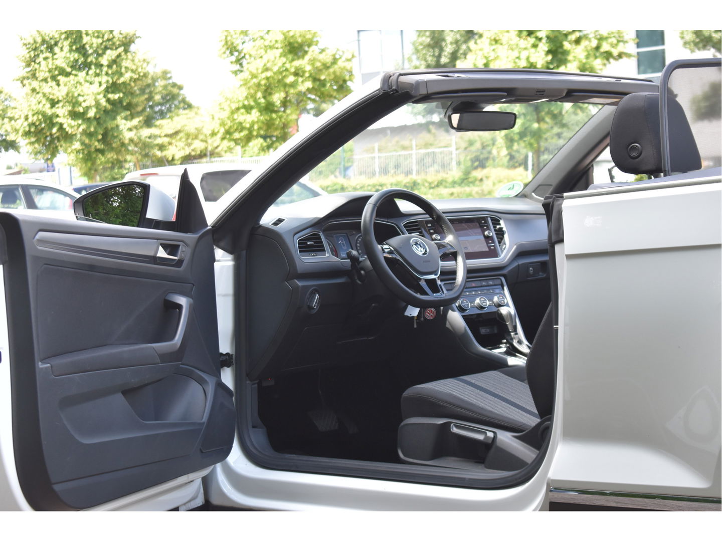 Volkswagen T-Roc Cabrio 1.5 TSI 150PK | Camera | Navigatie | DAB | Stoelverwarming | PDC rondom | LM-Velgen