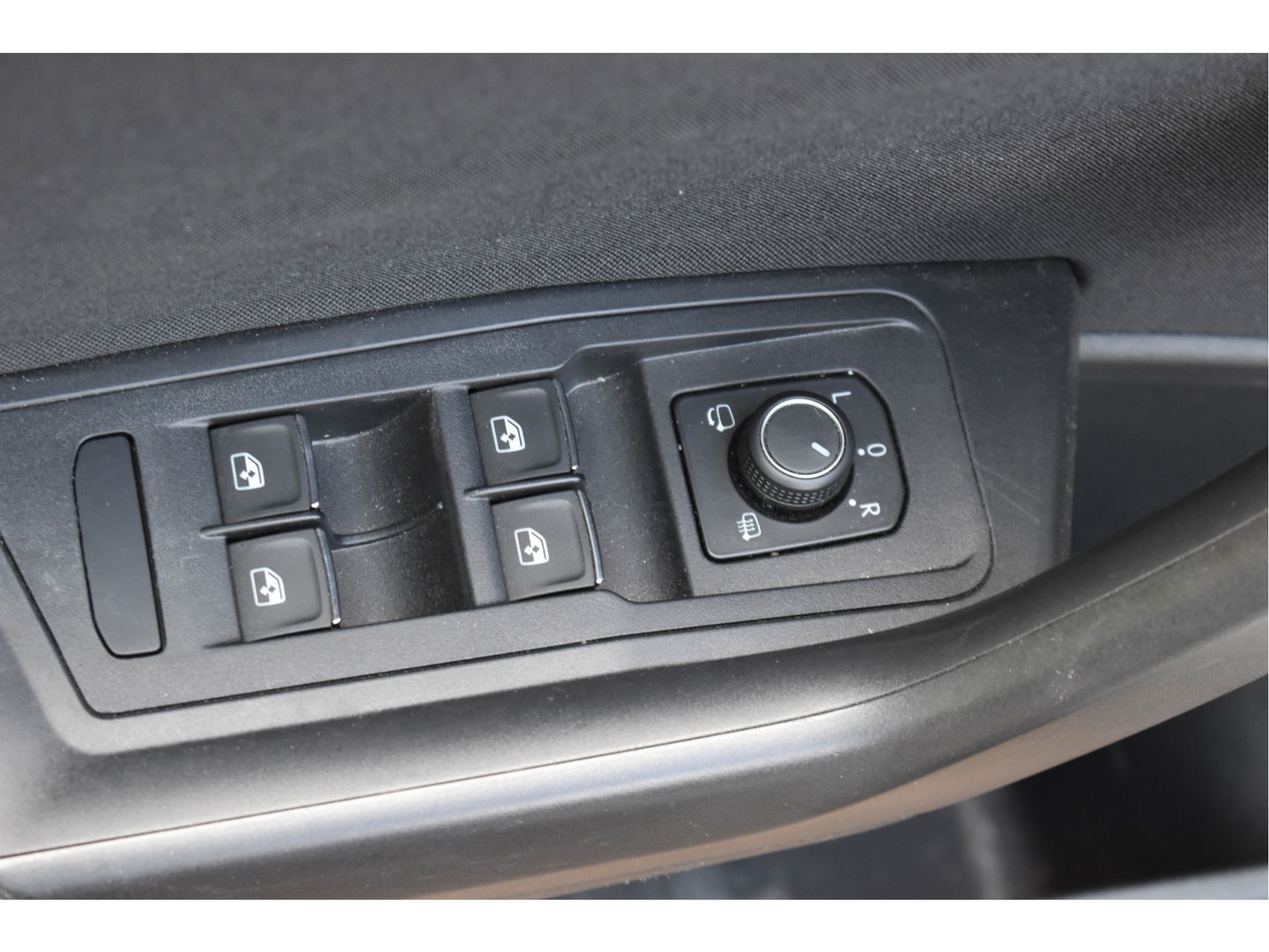 Volkswagen T-Roc Cabrio 1.5 TSI 150PK | Camera | Navigatie | DAB | Stoelverwarming | PDC rondom | LM-Velgen