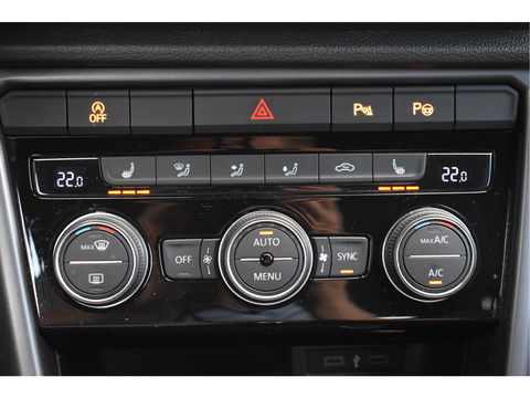 Volkswagen T-Roc Cabrio 1.5 TSI 150PK | Camera | Navigatie | DAB | Stoelverwarming | PDC rondom | LM-Velgen