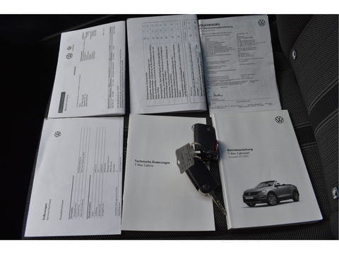 Volkswagen T-Roc Cabrio 1.5 TSI 150PK | Camera | Navigatie | DAB | Stoelverwarming | PDC rondom | LM-Velgen