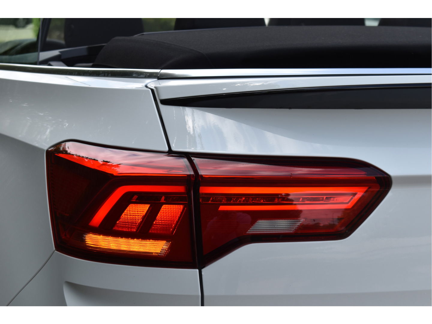 Volkswagen T-Roc Cabrio 1.5 TSI 150PK | Camera | Navigatie | DAB | Stoelverwarming | PDC rondom | LM-Velgen