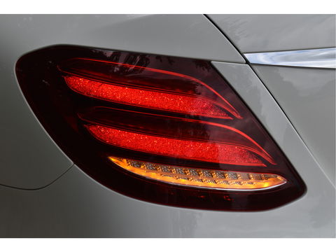 Mercedes-Benz E-Klasse 200 Business Solution AMG | Onderh.historie | Standkachel | Burmester | Sfeerverlichting | Open dak | Carplay | Full LED