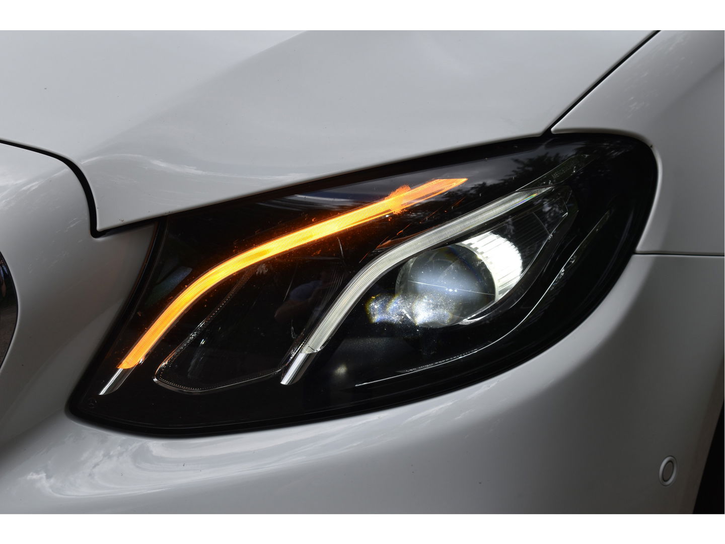 Mercedes-Benz E-Klasse 200 Business Solution AMG | Onderh.historie | Standkachel | Burmester | Sfeerverlichting | Open dak | Carplay | Full LED