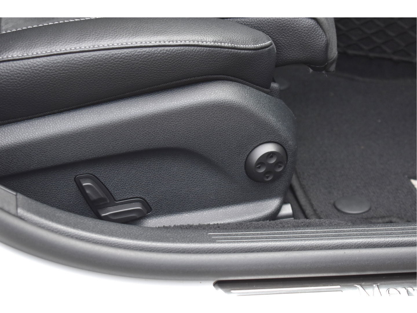 Mercedes-Benz E-Klasse 200 Business Solution AMG | Onderh.historie | Standkachel | Burmester | Sfeerverlichting | Open dak | Carplay | Full LED