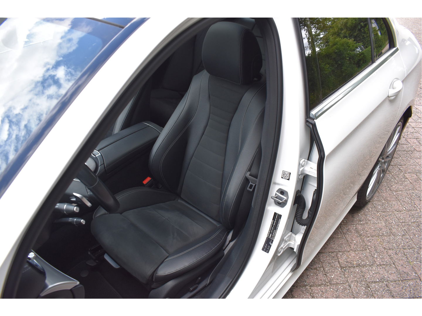 Mercedes-Benz E-Klasse 200 Business Solution AMG | Onderh.historie | Standkachel | Burmester | Sfeerverlichting | Open dak | Carplay | Full LED