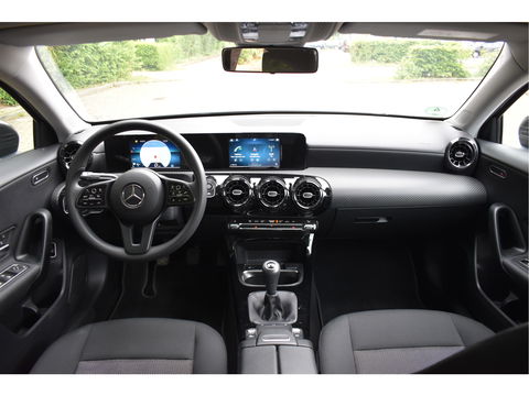 Mercedes-Benz A-Klasse 180 | Virtual Cockpit | Stoelverw | Nav | Cruise Contr | Park.sensoren | Z+W banden | Onderh.historie