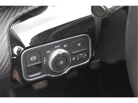 Mercedes-Benz A-Klasse 180 | Virtual Cockpit | Stoelverw | Nav | Cruise Contr | Park.sensoren | Z+W banden | Onderh.historie