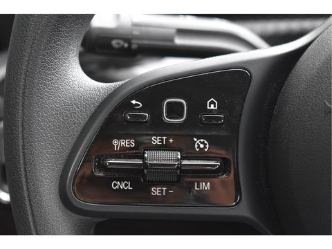 Mercedes-Benz A-Klasse 180 | Virtual Cockpit | Stoelverw | Nav | Cruise Contr | Park.sensoren | Z+W banden | Onderh.historie