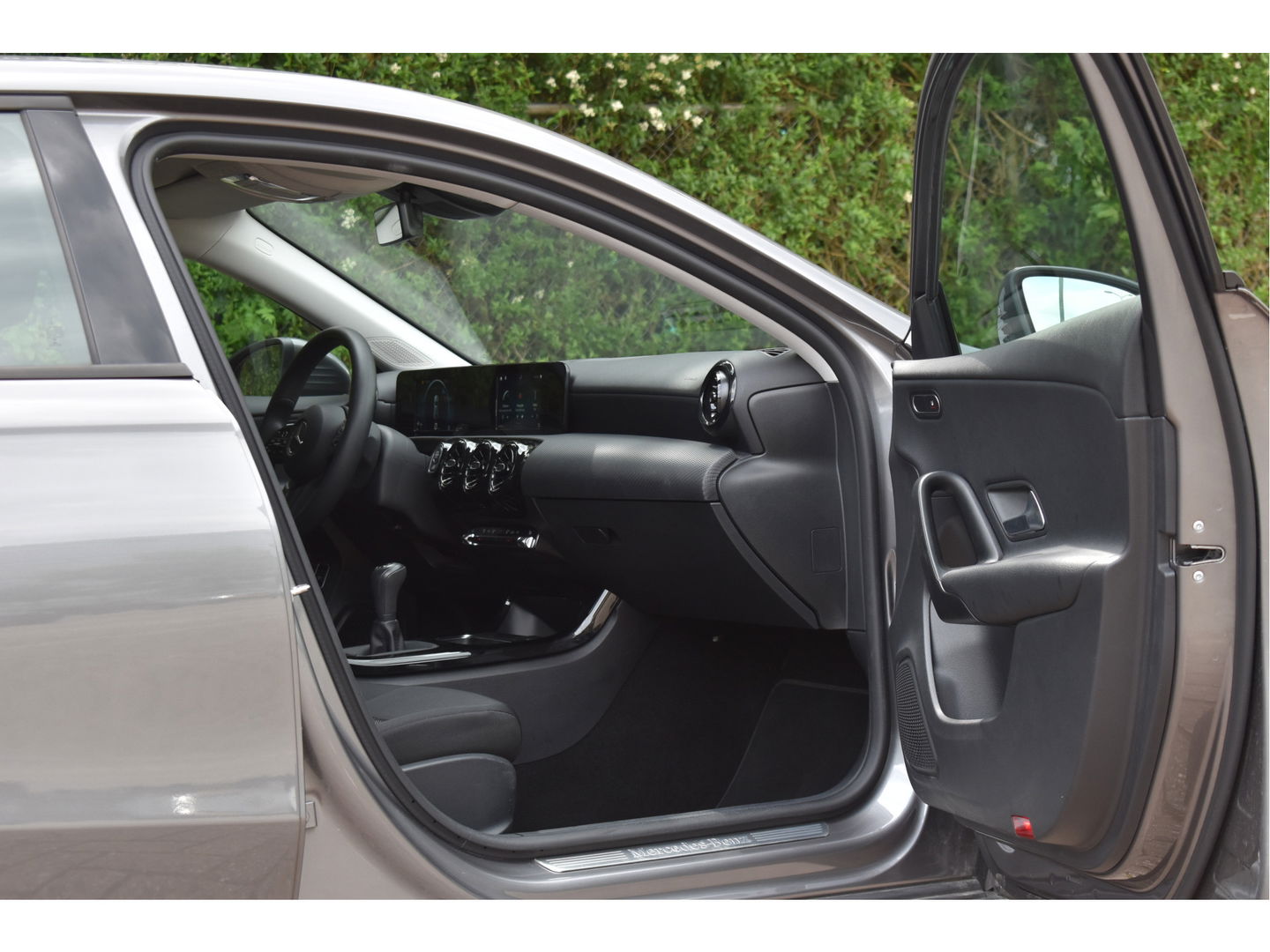 Mercedes-Benz A-Klasse 180 | Virtual Cockpit | Stoelverw | Nav | Cruise Contr | Park.sensoren | Z+W banden | Onderh.historie