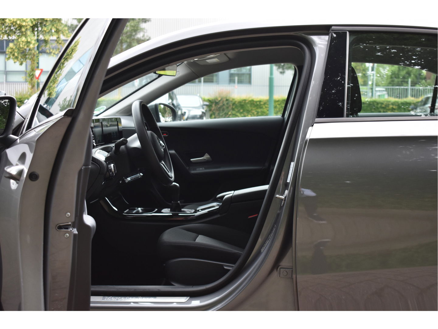 Mercedes-Benz A-Klasse 180 | Virtual Cockpit | Stoelverw | Nav | Cruise Contr | Park.sensoren | Z+W banden | Onderh.historie