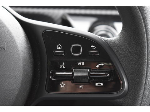 Mercedes-Benz A-Klasse 180 | Virtual Cockpit | Stoelverw | Nav | Cruise Contr | Park.sensoren | Z+W banden | Onderh.historie