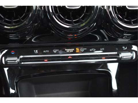 Mercedes-Benz A-Klasse 180 | Virtual Cockpit | Stoelverw | Nav | Cruise Contr | Park.sensoren | Z+W banden | Onderh.historie