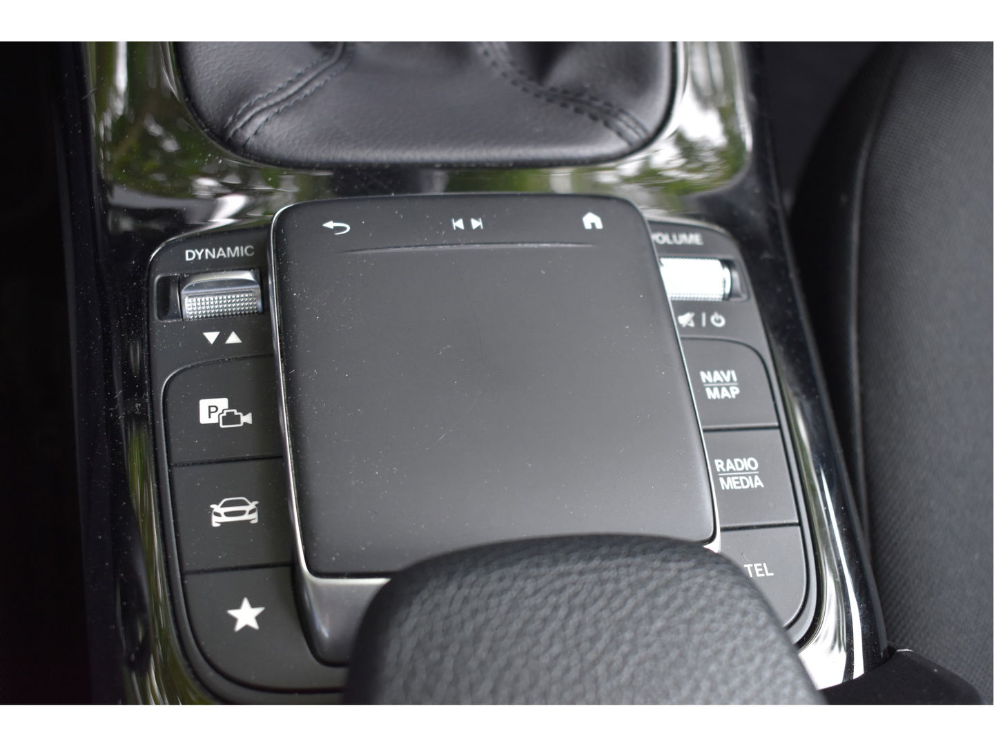 Mercedes-Benz A-Klasse 180 | Virtual Cockpit | Stoelverw | Nav | Cruise Contr | Park.sensoren | Z+W banden | Onderh.historie