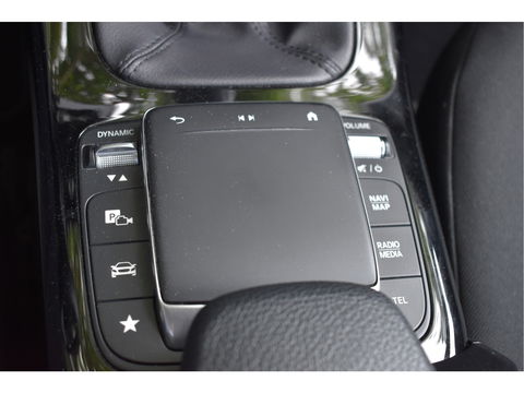 Mercedes-Benz A-Klasse 180 | Virtual Cockpit | Stoelverw | Nav | Cruise Contr | Park.sensoren | Z+W banden | Onderh.historie