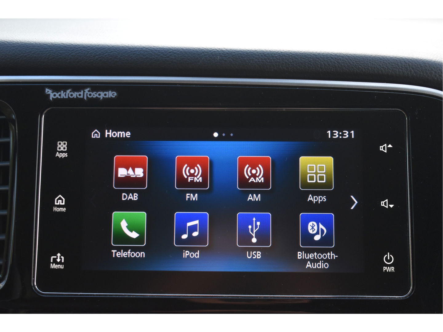 Mitsubishi Outlander 2.0 PHEV Premium 203PK 4WD | NL-Auto | Camera | Trekhaak | Carplay | Standkachel | Keyless | Stoel- & stuurverwarming | Allweathers | LED / Xenon