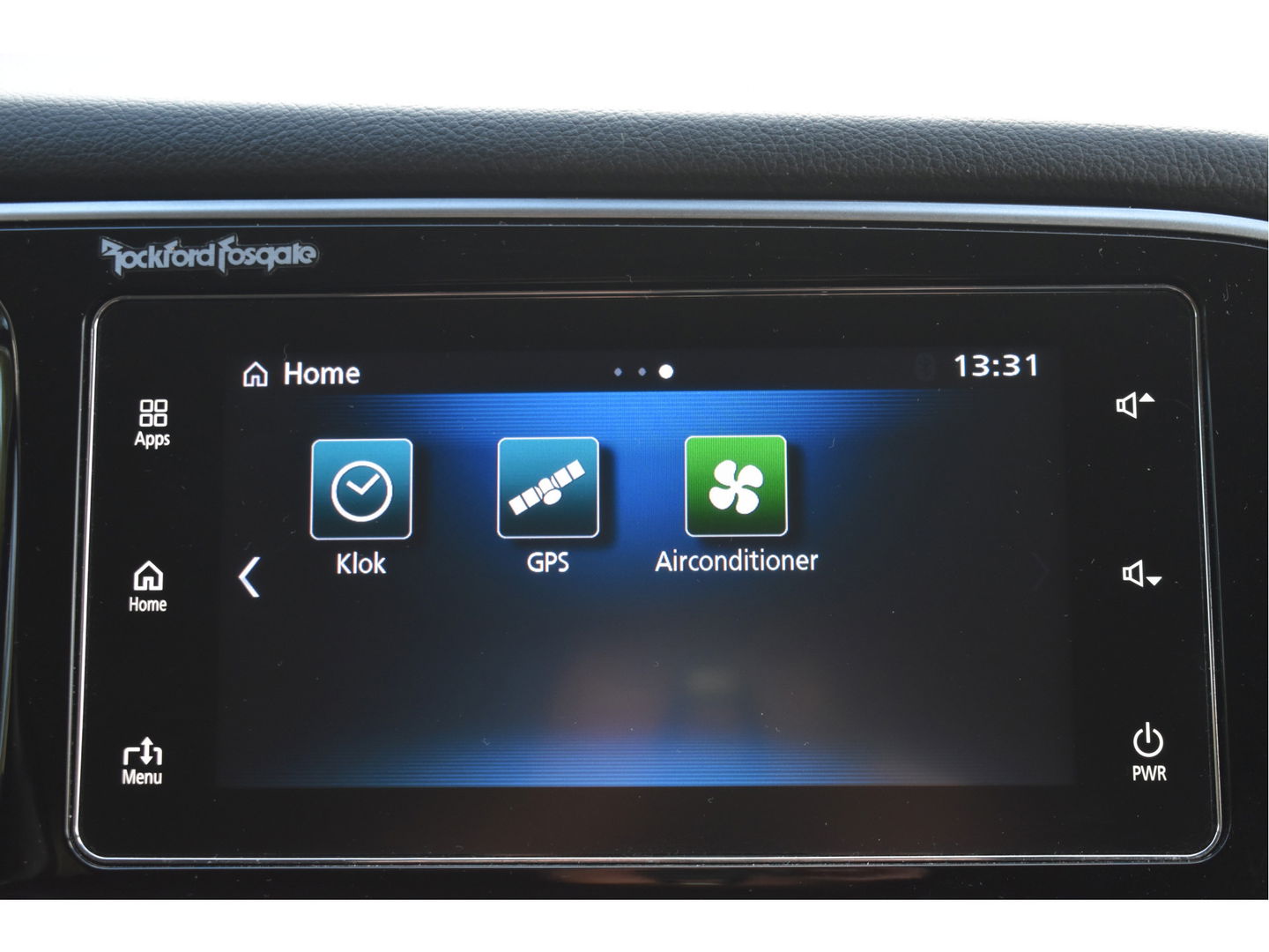 Mitsubishi Outlander 2.0 PHEV Premium 203PK 4WD | NL-Auto | Camera | Trekhaak | Carplay | Standkachel | Keyless | Stoel- & stuurverwarming | Allweathers | LED / Xenon